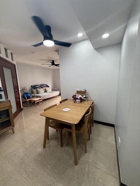 The Mayfair, 1 Jurong East Street 32, Boon Lay / Jurong / Tuas, 2 Bedrooms, 893 sqft, Condominium For Sale, by Lily Tan, 500039085 - Living Room - PropertyGuru.com.sg