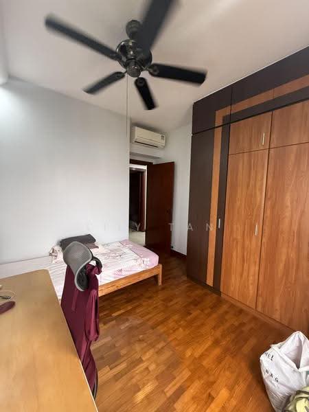 The Mayfair, 1 Jurong East Street 32, Boon Lay / Jurong / Tuas, 2 Bedrooms, 893 sqft, Condominium For Sale, by Lily Tan, 500039085 - Bedroom - PropertyGuru.com.sg