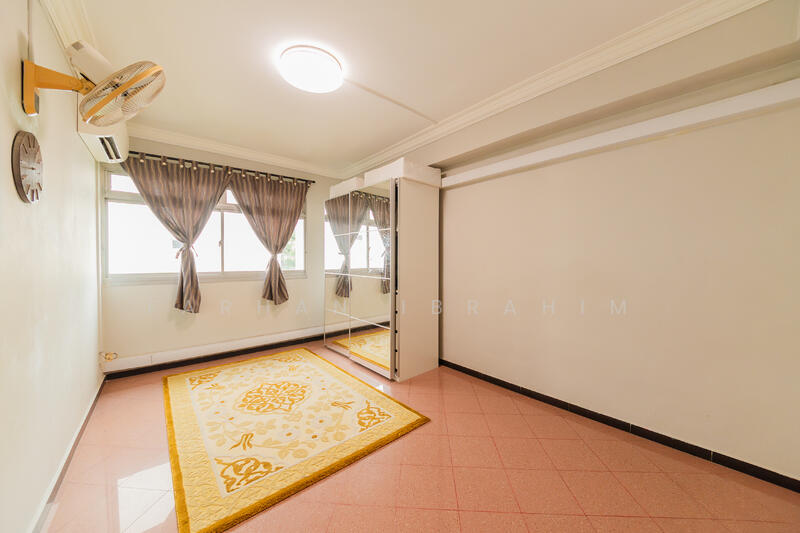 For Sale - 352 Tampines Street 33