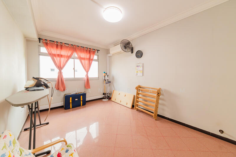 For Sale - 352 Tampines Street 33