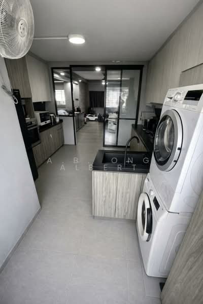 244 Kim Keat Link HDB Flat For Sale at S$ 860,000 | PropertyGuru Singapore - Kitchen