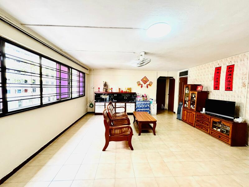 For Sale - 617 Hougang Avenue 8