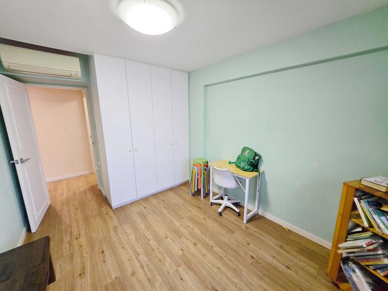 For Sale - 585 Woodlands Drive 16