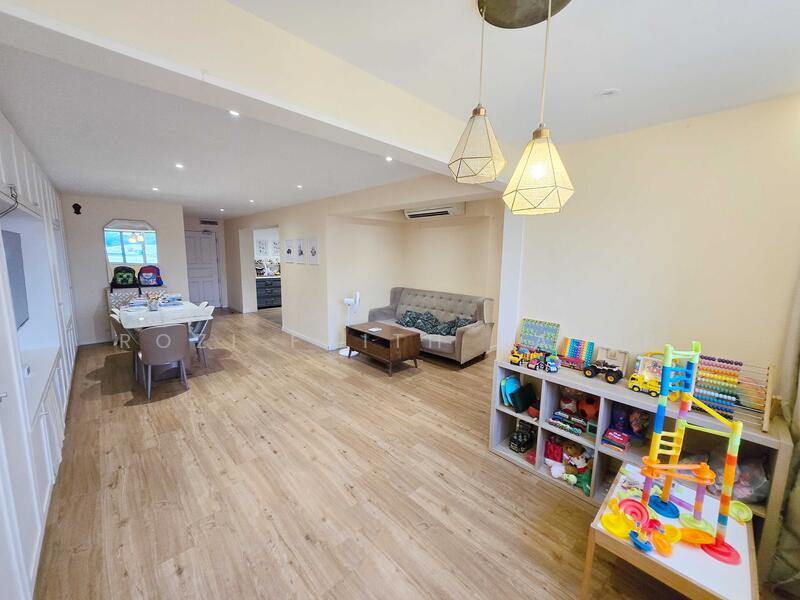 For Sale - 585 Woodlands Drive 16