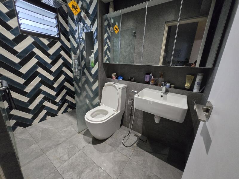 For Sale - 585 Woodlands Drive 16