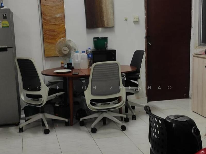 Macpherson Road Walk-up Apartment For Sale at S$ 1,299,000 | PropertyGuru Singapore - Dining Room