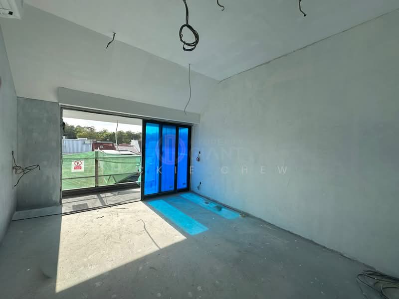 ❤️GIANT⚡️Brand New 4 Lvls Inter-Terrace in Sembawang Hills Estate w Attic & Lift!, Upper Thomson Road/ Casuarina Road/ Sembawang Hills Drive, 6 Bedrooms, 3,648 sqft, Terraced House For Sale, by Jackie Chew, 500039426 - Interior - PropertyGuru.com.sg