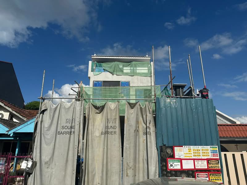 ❤️GIANT⚡️Brand New 4 Lvls Inter-Terrace in Sembawang Hills Estate w Attic & Lift!, Upper Thomson Road/ Casuarina Road/ Sembawang Hills Drive, 6 Bedrooms, 3,648 sqft, Terraced House For Sale, by Jackie Chew, 500039426 - Exterior - PropertyGuru.com.sg