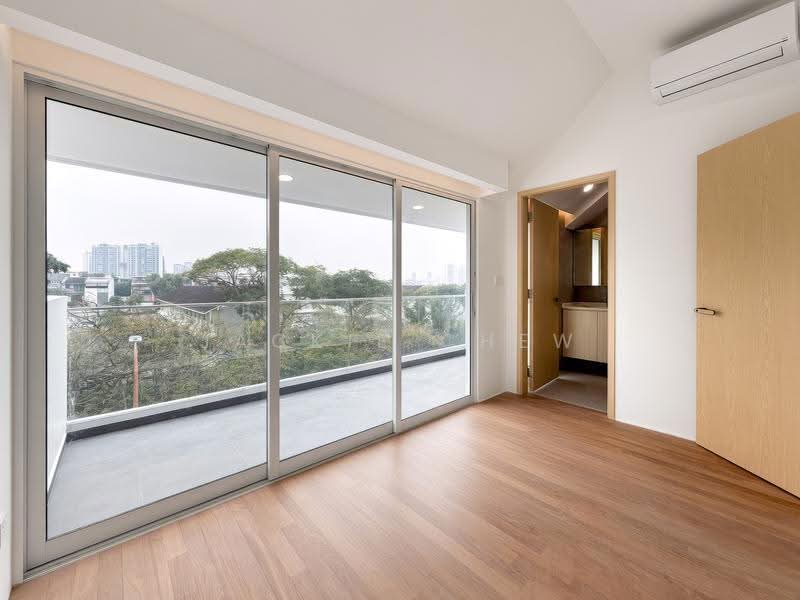 ❤️GIANT⚡️Brand New 4 Lvls Inter-Terrace in Sembawang Hills Estate w Attic & Lift!, Upper Thomson Road/ Casuarina Road/ Sembawang Hills Drive, Ang Mo Kio / Bishan / Thomson, 6 Bedrooms, 3,648 sqft, Terraced House For Sale, by Jackie Chew, 500039426 - Balcony - PropertyGuru.com.sg