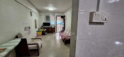 For Rent - 102 Jurong East Street 13