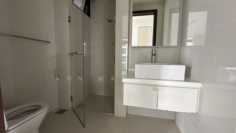 Domus, 8 Irrawaddy Road, 3 Bedrooms, 1,367 sqft, Condominium For Rent, by Ann Marie Ee, 500039452 - Bathroom - PropertyGuru.com.sg