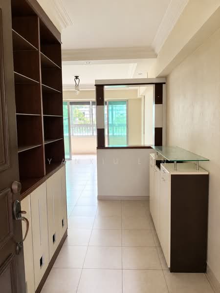 529 Woodlands Drive 14, 529 Woodlands Drive 14, 3 Bedrooms, 1,323 sqft, HDB Flat For Sale, by Yanxiu Lin, 500039598 - Entrance - PropertyGuru.com.sg