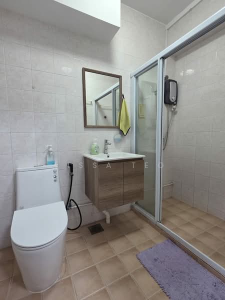 35 Jalan Rumah Tinggi, 35 Jalan Rumah Tinggi, Room Rental, 180 sqft, HDB Flat For Rent, by Lissa Teo, 500039610 - Bathroom - PropertyGuru.com.sg