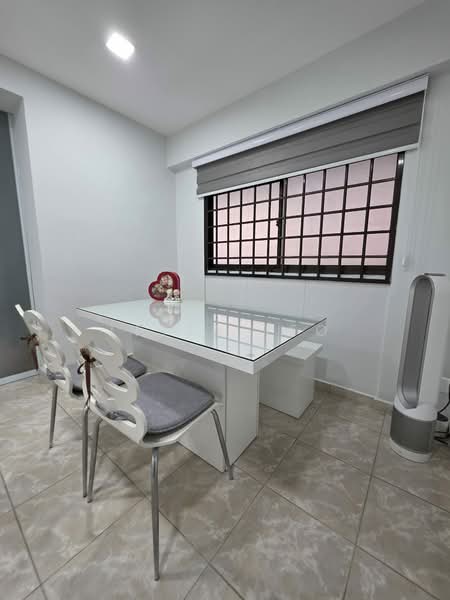 35 Jalan Rumah Tinggi, 35 Jalan Rumah Tinggi, Room Rental, 180 sqft, HDB Flat For Rent, by Lissa Teo, 500039610 - Dining Room - PropertyGuru.com.sg