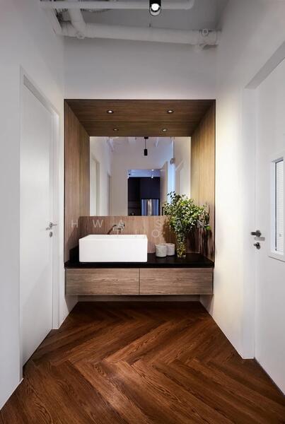 ❤️Shophouse ⭐Lift access ⭐Renovated ⭐fitted ⭐high ceiling ⭐efficient layout @ Hongkong Street, hongkong street, Chinatown / Tanjong Pagar, 1,500 sqft, Shop / Shophouse For Rent, by Hwa San TIO, 500039645 - Bathroom - CommercialGuru.com.sg
