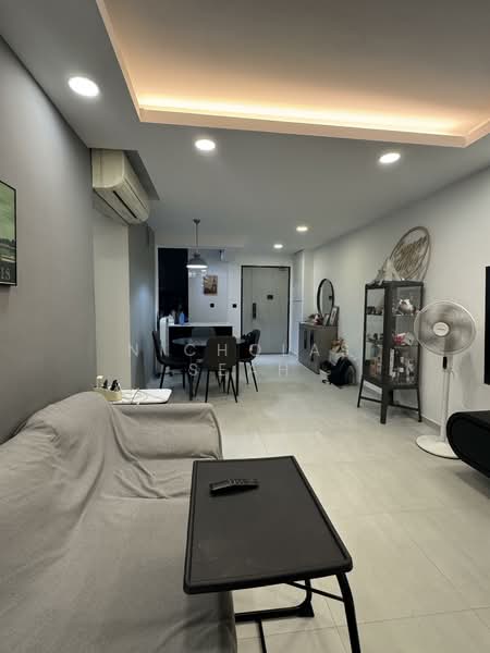 487A Choa Chu Kang Avenue 5, 487A Choa Chu Kang Avenue 5, 3 Bedrooms, 1,001 sqft, HDB Flat For Sale, by Nicholas Seah, 500039648 - Living Room - PropertyGuru.com.sg