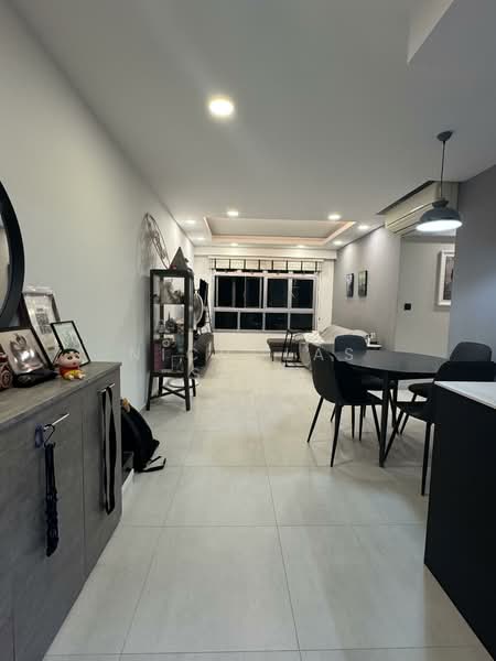 487A Choa Chu Kang Avenue 5, 487A Choa Chu Kang Avenue 5, 3 Bedrooms, 1,001 sqft, HDB Flat For Sale, by Nicholas Seah, 500039648 - Living Room - PropertyGuru.com.sg