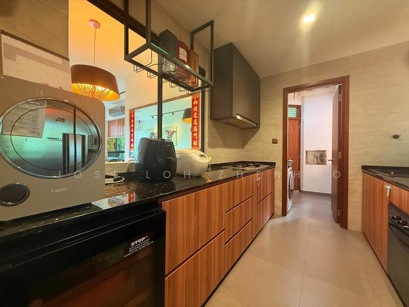 Tanglin View Condominium For Sale at S$ 2,510,000 | PropertyGuru Singapore - Kitchen