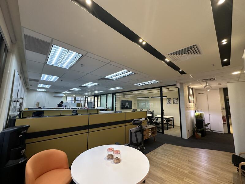 Peninsula Plaza, 111 North Bridge Road, 1,485 sqft, Office For Sale, by Andrea Lin, 500039701 - CommercialGuru.com.sg