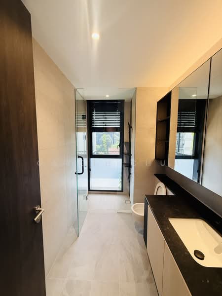 Jervois Mansion, 12 Jervois Close, 4 Bedrooms, 1,539 sqft, Condominium For Rent, by Gareth Chua, 500039702 - Common Bathroom - PropertyGuru.com.sg
