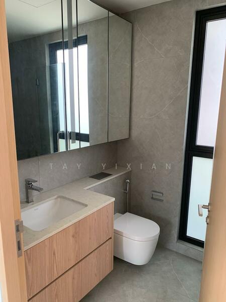 Peak Residence Condominium For Sale at S$ 1,300,000 | PropertyGuru Singapore - Bathroom