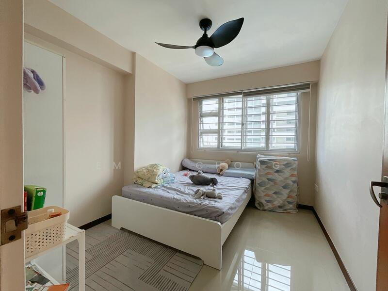 183B Woodlands Street 13 HDB Flat For Sale at S$ 700,000 | PropertyGuru Singapore - Common room 1