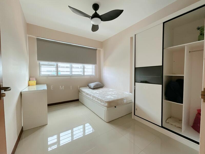 183B Woodlands Street 13 HDB Flat For Sale at S$ 700,000 | PropertyGuru Singapore - Common room 2