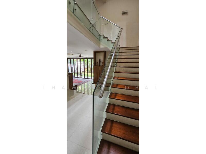 C.H.E.A.P Semi Detached at Sennett Road! $300psf below past transacted!, Sennett Road, 8 Bedrooms, 6,000 sqft, Semi-Detached House For Sale, by Thawhir Iqbal, 500039863 - Living Room - PropertyGuru.com.sg