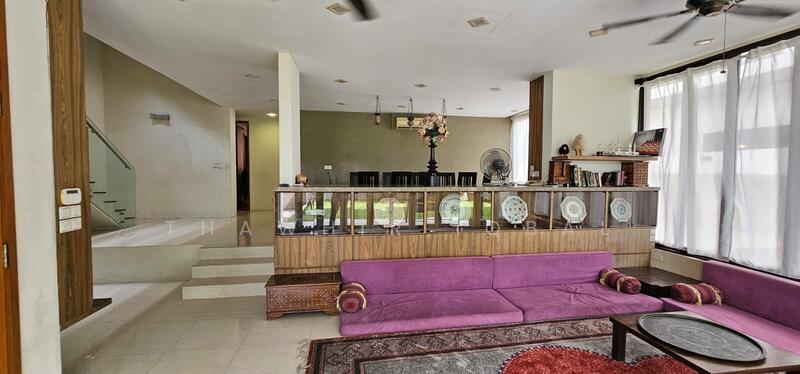 C.H.E.A.P Semi Detached at Sennett Road! $300psf below past transacted!, Sennett Road, 8 Bedrooms, 6,000 sqft, Semi-Detached House For Sale, by Thawhir Iqbal, 500039863 - Living Room - PropertyGuru.com.sg