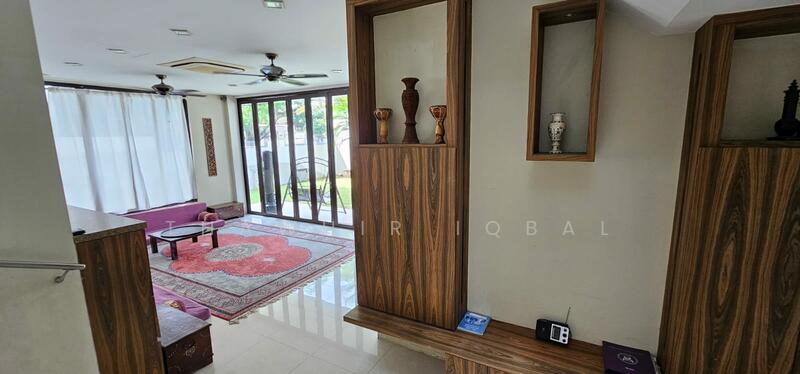C.H.E.A.P Semi Detached at Sennett Road! $300psf below past transacted!, Sennett Road, 8 Bedrooms, 6,000 sqft, Semi-Detached House For Sale, by Thawhir Iqbal, 500039863 - Living Room - PropertyGuru.com.sg