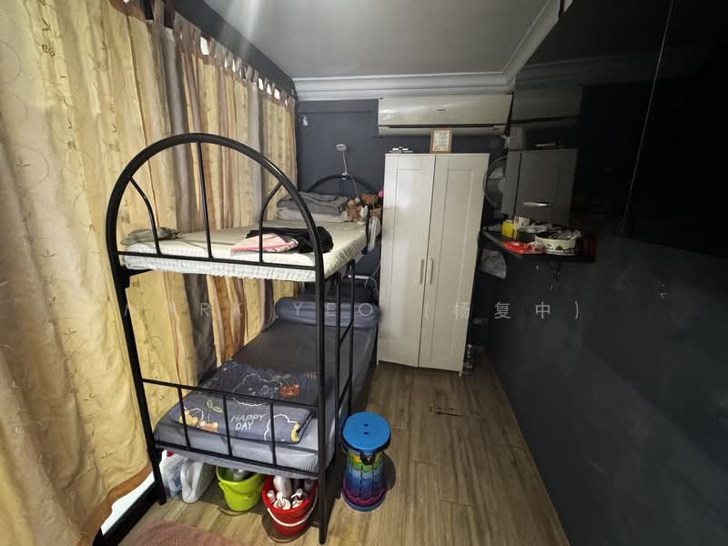 297 Yishun Street 20 HDB Flat For Sale at S$ 688,000 | PropertyGuru Singapore - Study Room