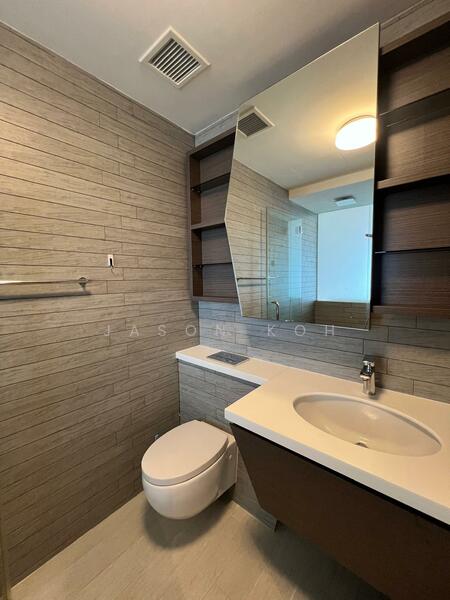 V on Shenton, 5 Shenton Way, 1 Bedroom, 474 sqft, Condominium For Rent, by Jason Koh, 500039914 - Bathroom - PropertyGuru.com.sg