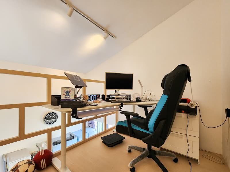 Mezzanine Study Upper Level