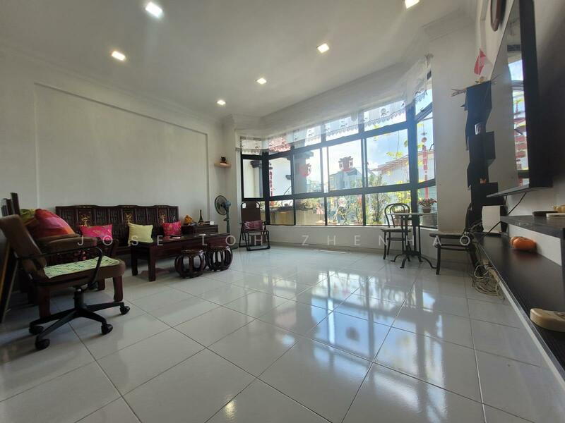 The Watercrest Condominium For Sale at S$ 1,400,000 | PropertyGuru Singapore - Living Room