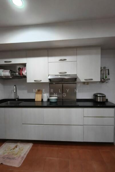Melville Park Apartment For Sale at S$ 1,300,000 | PropertyGuru Singapore - Kitchen