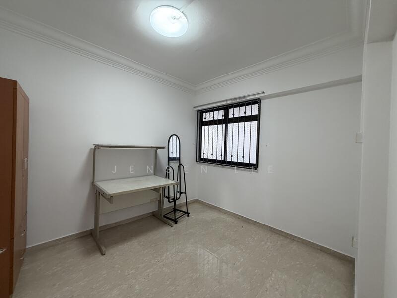 335 Sembawang Close HDB Flat For Sale at S$ 678,888 | PropertyGuru Singapore - Bedroom