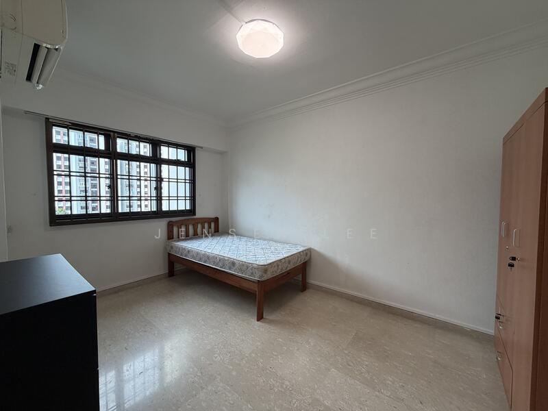 335 Sembawang Close HDB Flat For Sale at S$ 678,888 | PropertyGuru Singapore - Bedroom