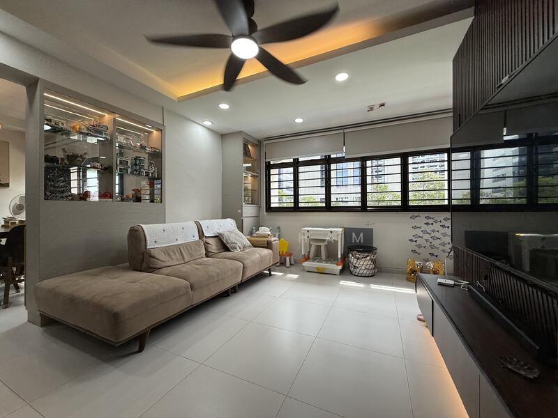 813 Jellicoe Road HDB Flat For Sale at S$ 1,050,000 | PropertyGuru Singapore - Living Room
