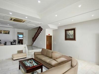 For Sale - Beautiful Landed Home Bukit Timah within 1km of Nanyang Primary School