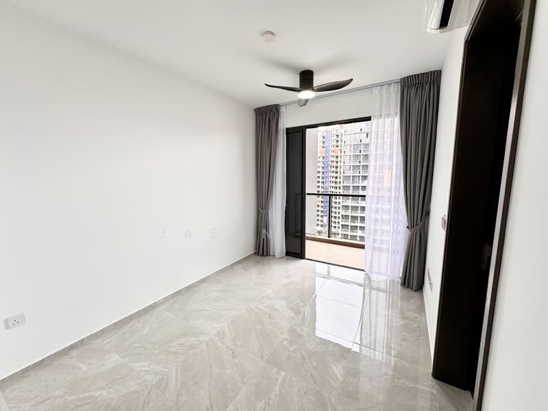 Spacious living and dining area