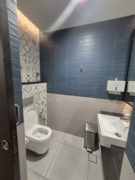 Hongkong Street Office Shophouse, Hongkong Street, 1,445 sqft, Office For Rent, by Sam Yap, 500040076 - Bathroom - CommercialGuru.com.sg