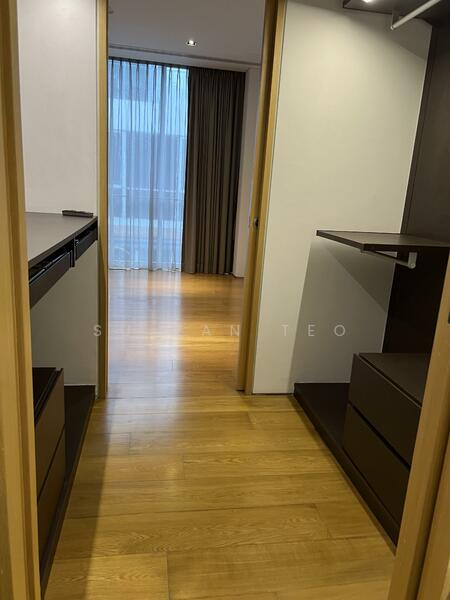 Master Walk In Wardrobe