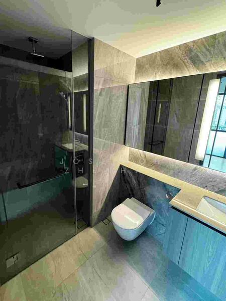 Piccadilly Grand Condominium For Sale at S$ 1,420,000 | PropertyGuru Singapore - Bathroom