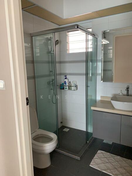 8B Upper Boon Keng Road HDB Flat For Sale at S$ 1,350,000 | PropertyGuru Singapore - Bathroom