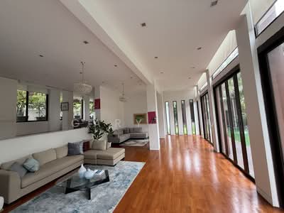 For Rent - Botanic Gardens