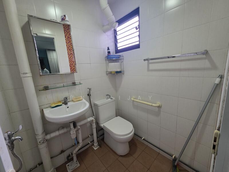 For Sale - 122 Paya Lebar Way