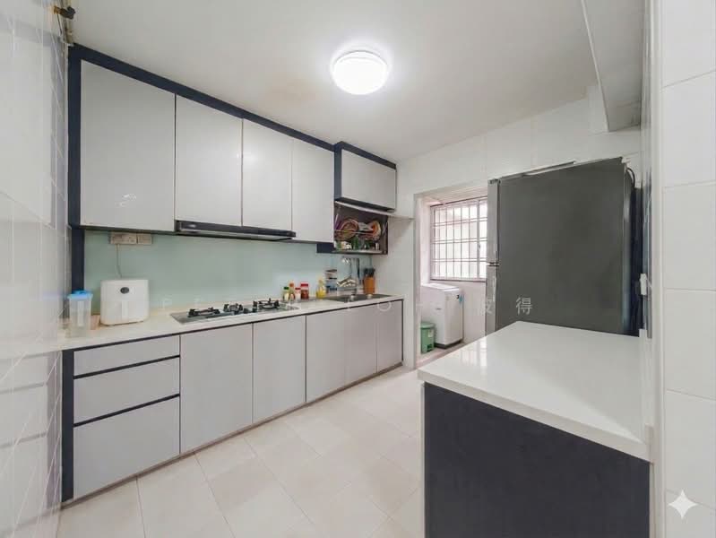 803B Keat Hong Close HDB Flat For Sale at S$ 618,000 | PropertyGuru Singapore - Kitchen