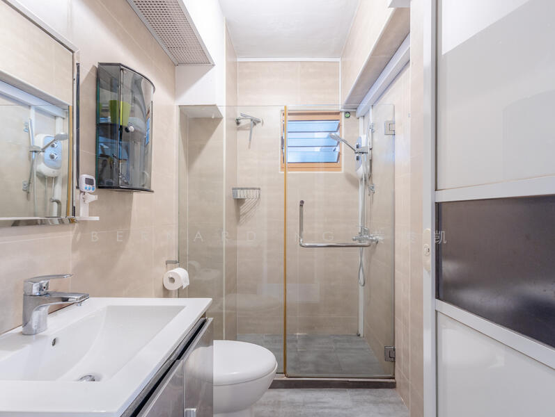 316C Anchorvale Link HDB Flat For Sale at S$ 688,000 | PropertyGuru Singapore - Bathroom