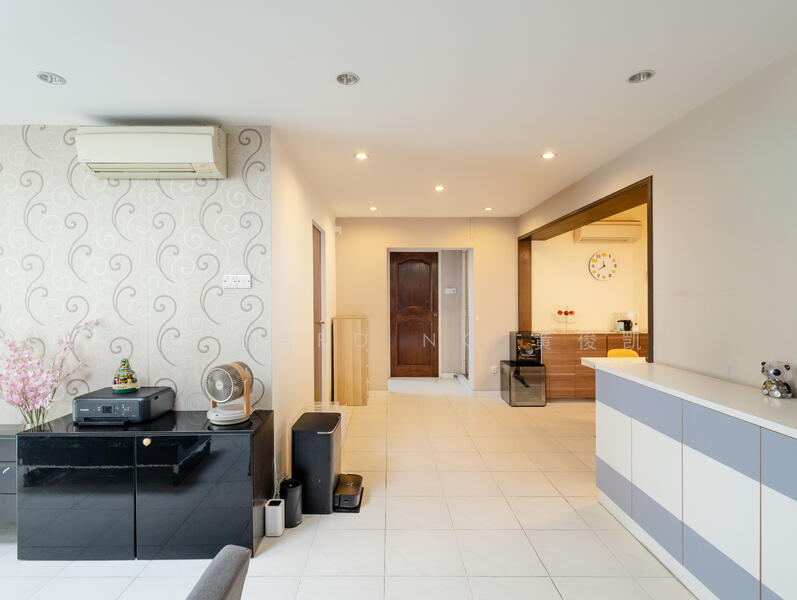 316C Anchorvale Link HDB Flat For Sale at S$ 688,000 | PropertyGuru Singapore - Living Room