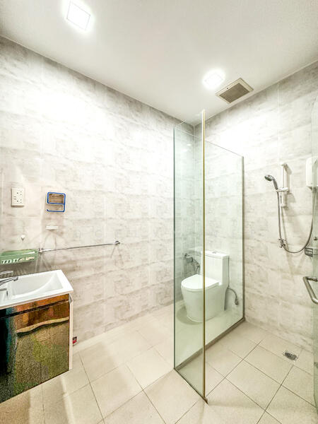 Lvl 2 - Bedroom 3' s Ensuite Bathroom